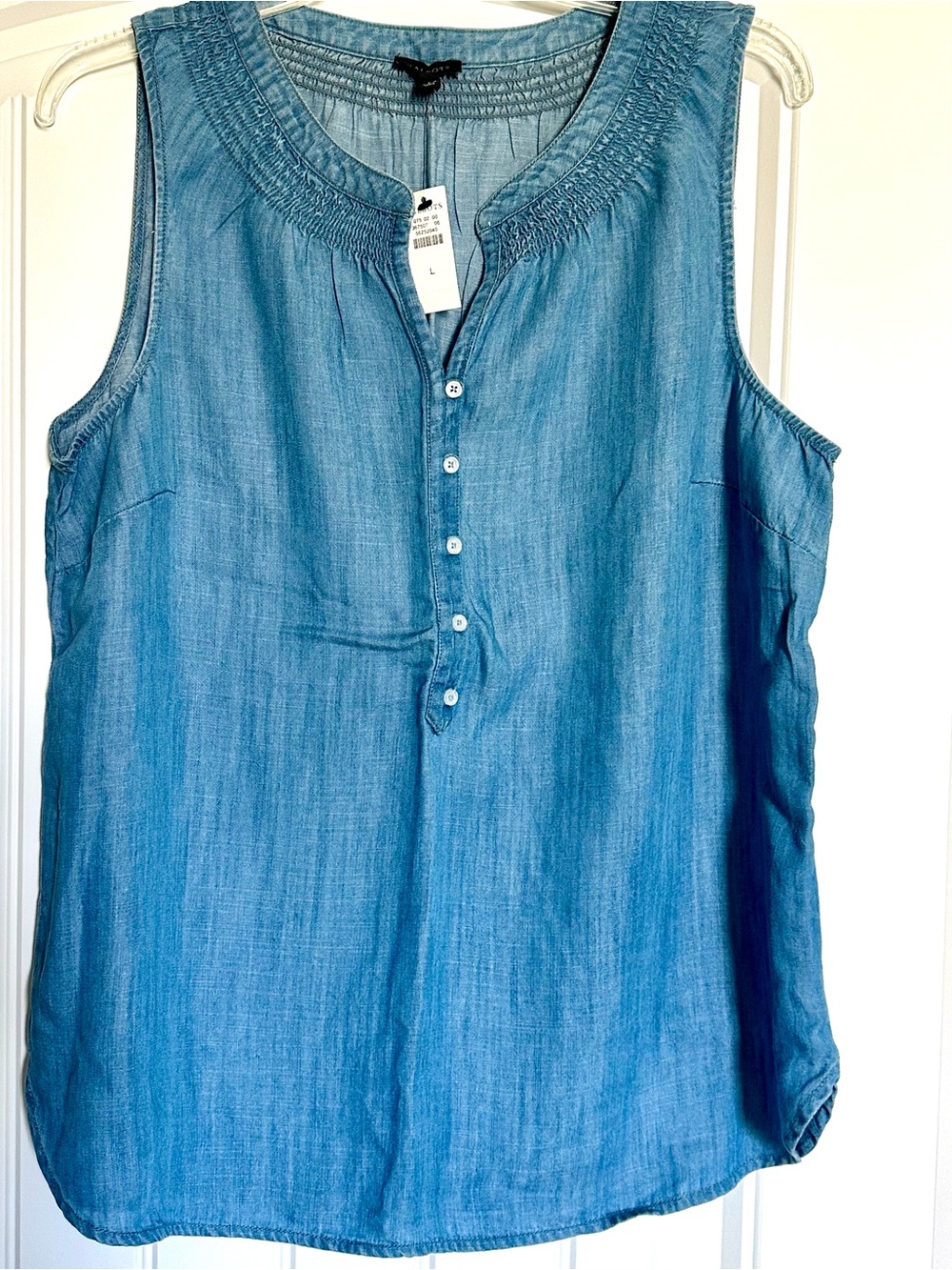 Talbots Light Blue Sleeveless Chambray Henley Tank